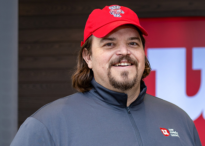 Portrait of Mark Tauscher, former Wisconsin Badger Football player and UW Credit Union Member